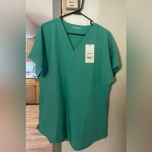 Oversized V Neck Top Surgical Green & High Waisted Joggers Petite. Both XL.